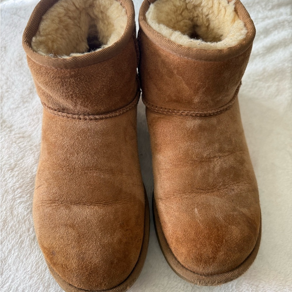 UGG Classic Tan Mini Boots size 7